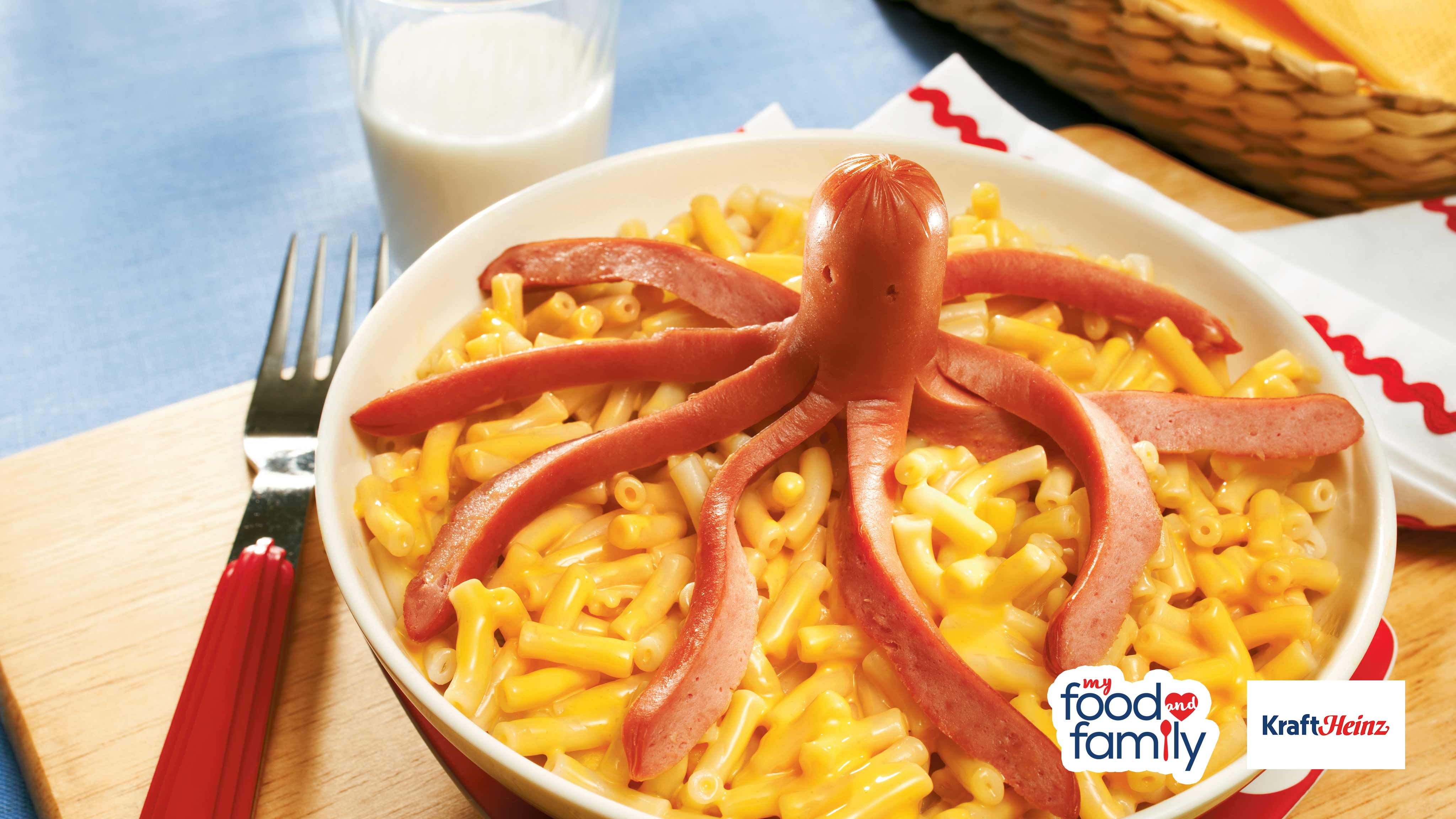 mac and cheese with hot dogs