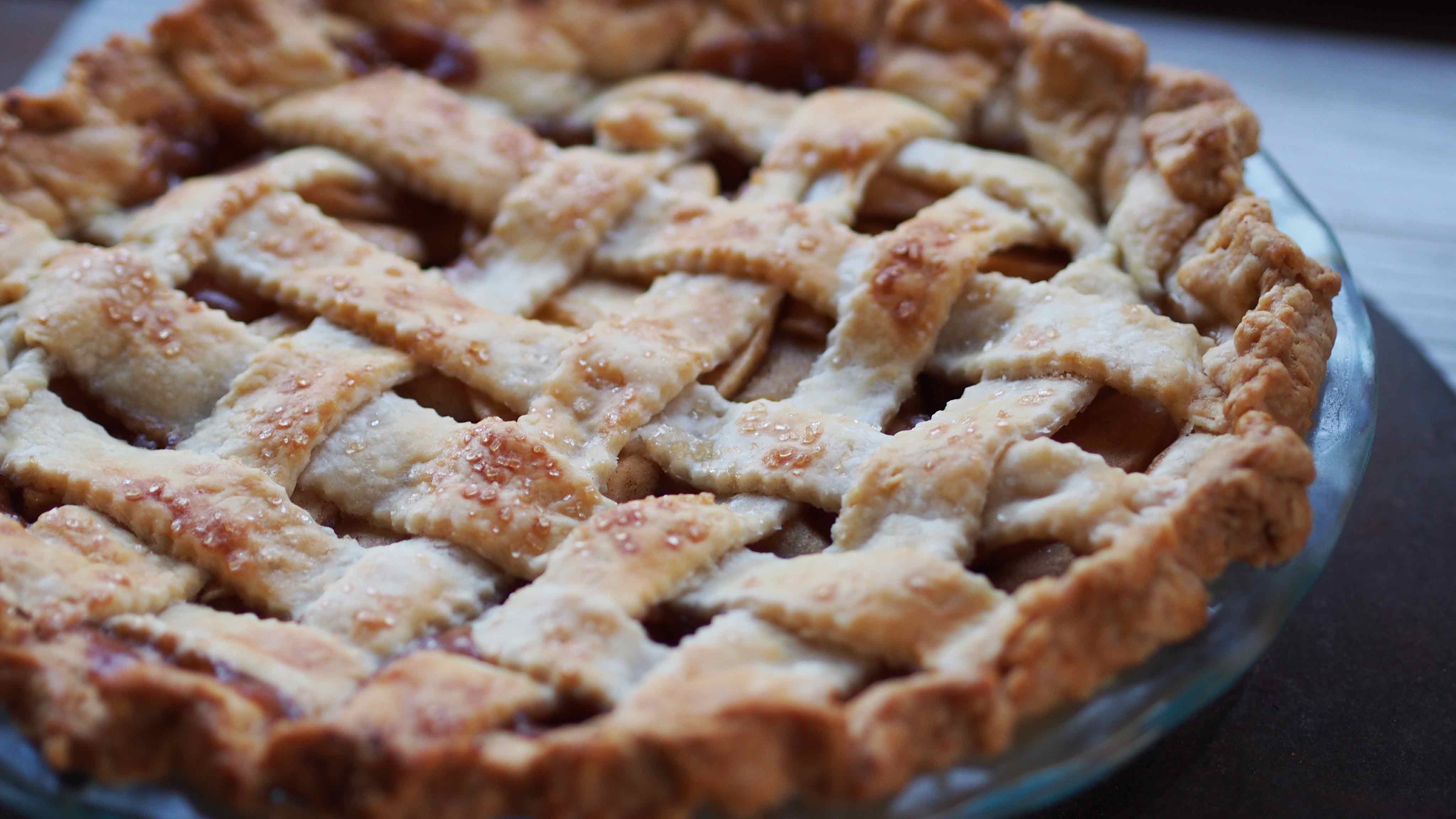 SHOP 'n SAVE - Recipe: Clove Spiced Apple Pie