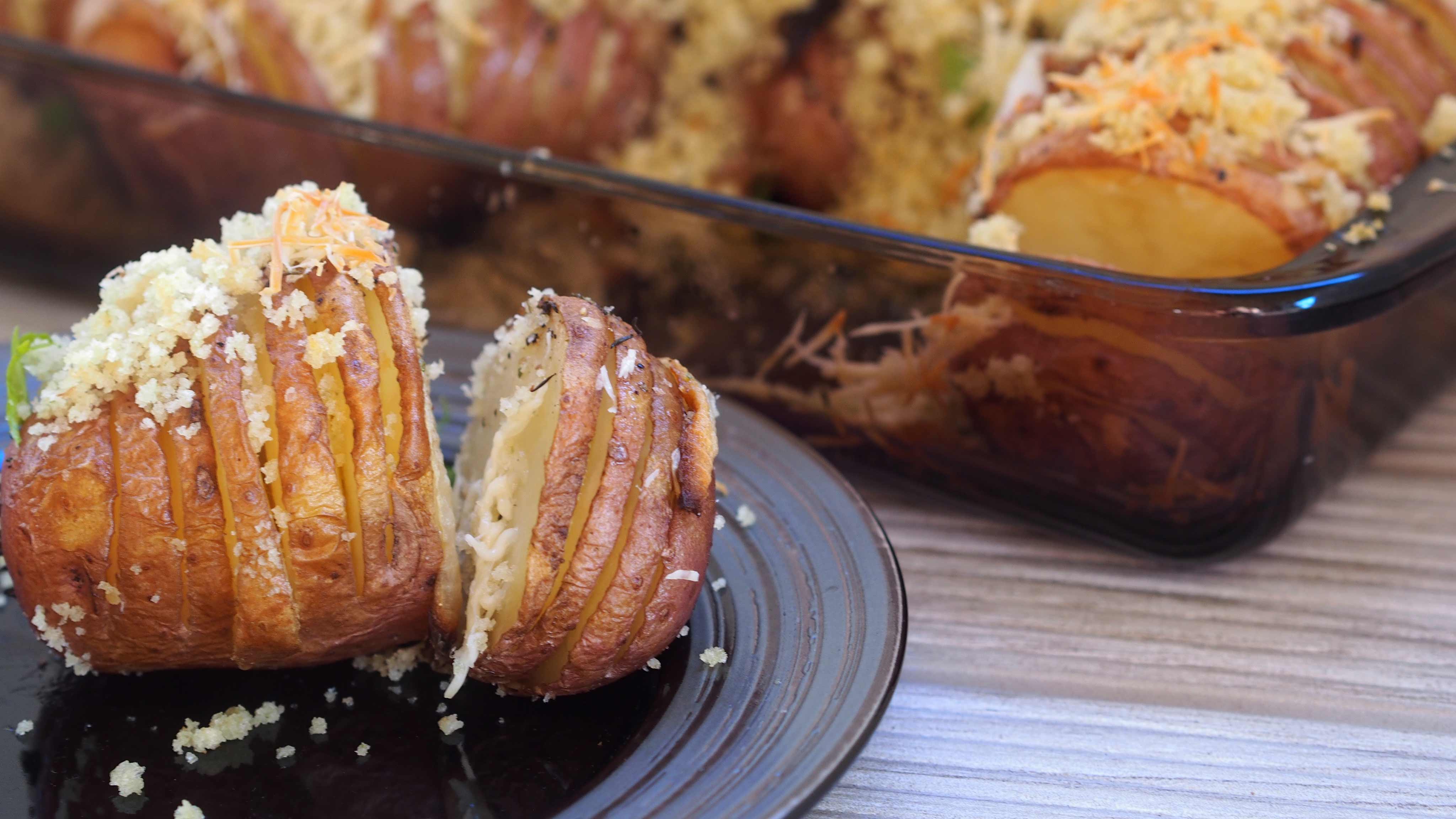 Image for Recipe Parmesan-Panko Hasselback Potatoes