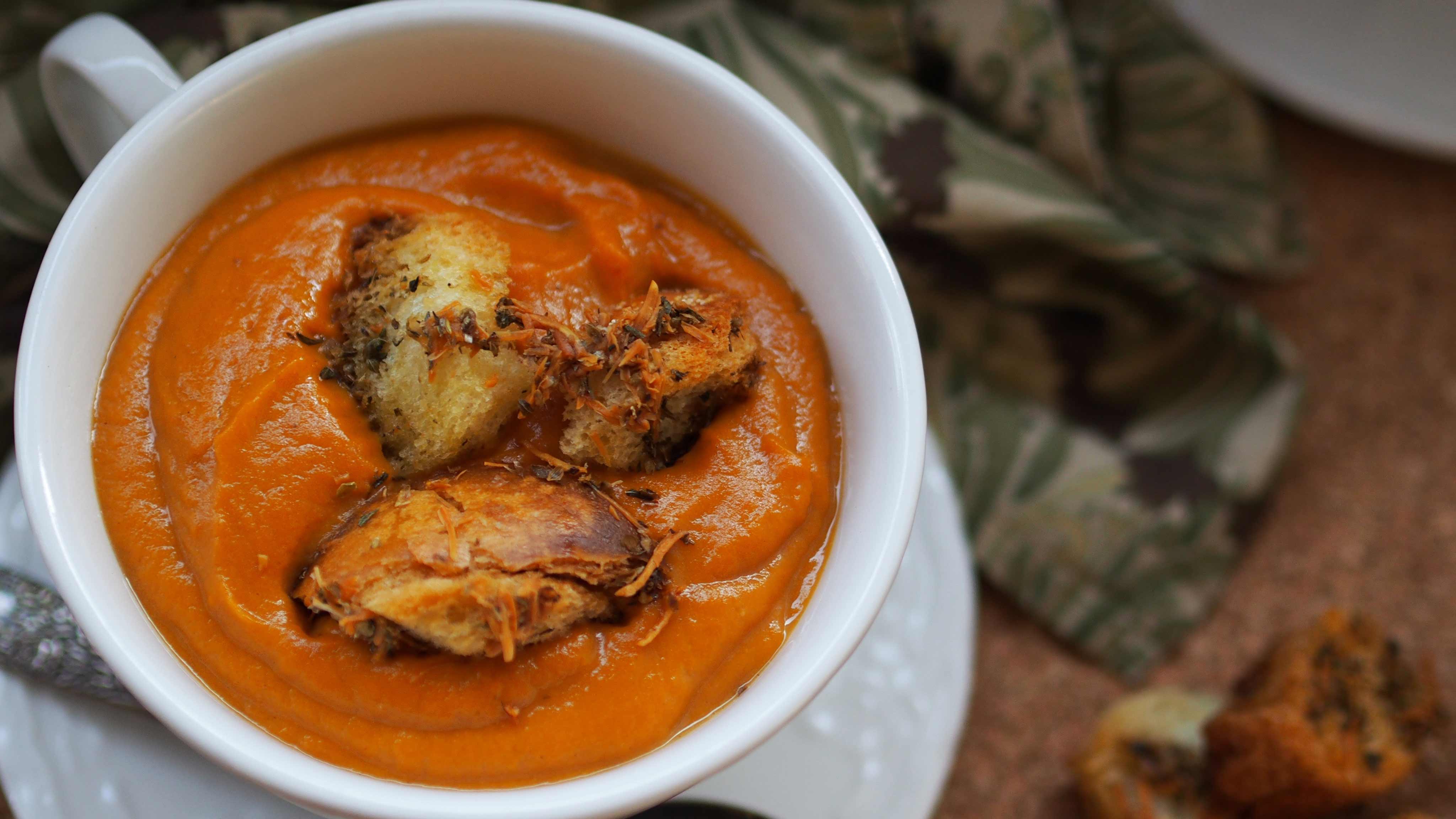 Image for Recipe Roasted Garlic Sweet Potato Soup with Parmesan-Baked Croutons